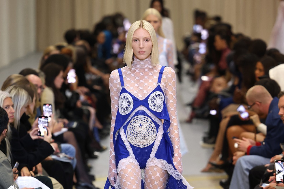 Entre lo gótico y lo veraniego, así es la nueva colección de Burberry
