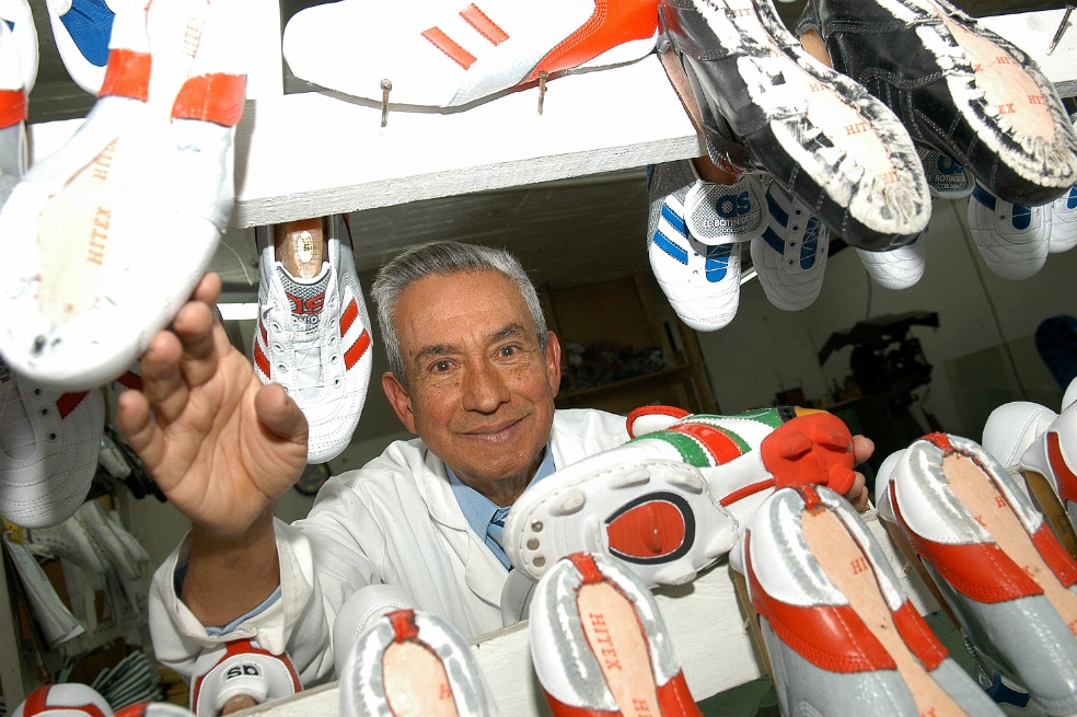 Don Alfonso Sepúlveda, creador de la marca de artículos deportivos Guayos AS.