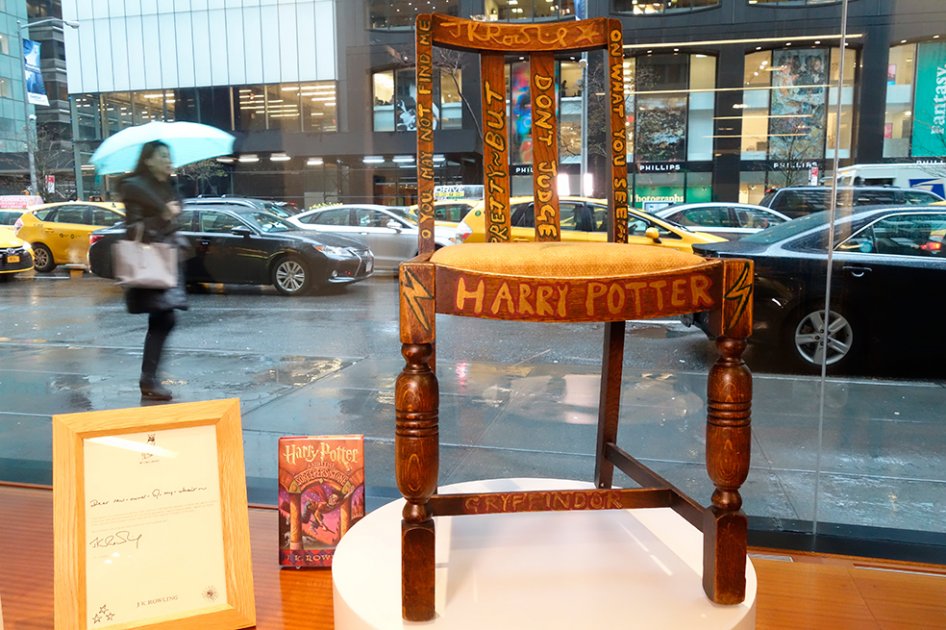 Subastan por US$ 394.000 silla en la que J.K. Rowling escribió «Harry Potter»