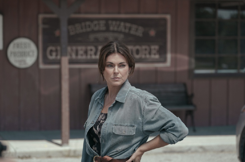 Serinda Swan, conectada con los muertos en “La forense”
