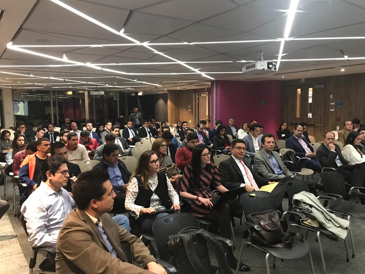 Reunión de Alt+co de 2019, en la cual estudiantes y profesionales de derecho sentaron bases para el lanzamiento de la plataforma / Foto Germán Darío Flórez.