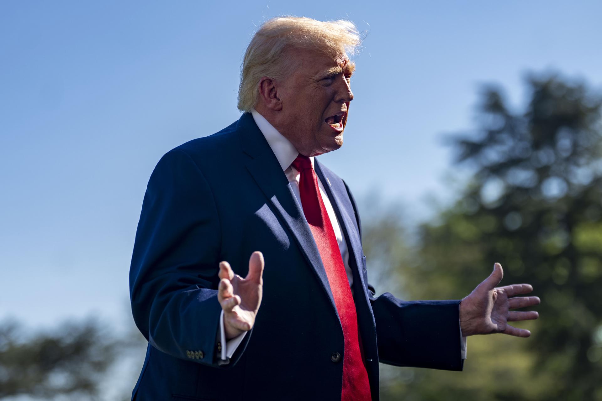 Trump ordena su propio bloqueo al estrecho de Ormuz; Irán califica de “ridícula” la amenaza