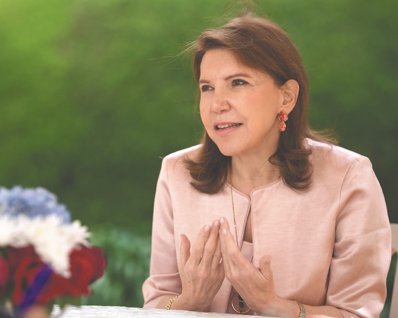 “Espero que Colombia pueda retomar la vía del diálogo”: embajadora de Francia