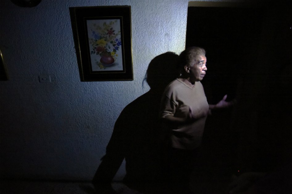 Así narran los venezolanos su día a día entre permanentes cortes de energía