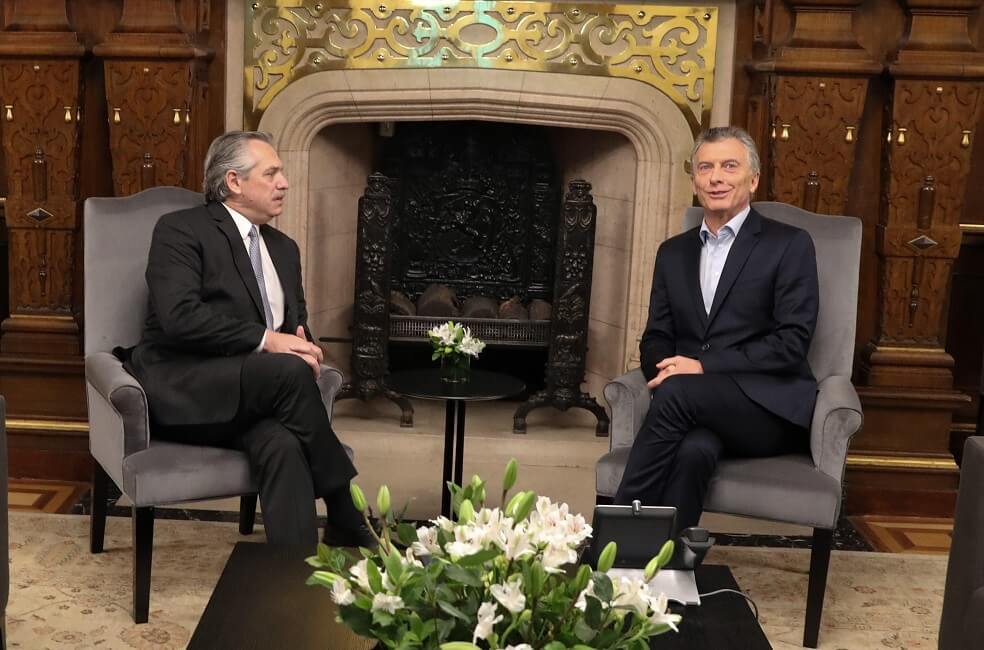 El informe que complica el «amistoso» empalme entre Macri y Fernández en Argentina