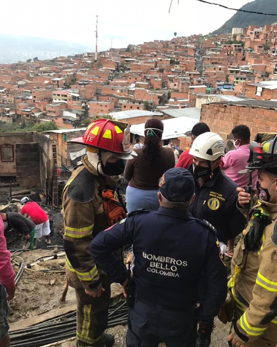 La conflagración se presentó en el sector de Nueva Jerusalén, al parecer, provocado por un corto en un cable de la electricidad.