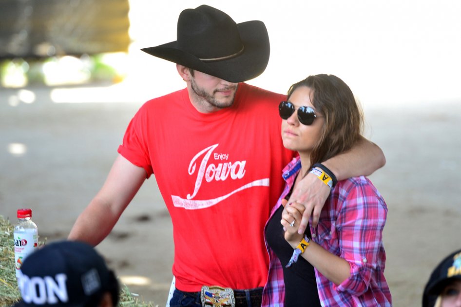 Mila Kunis dice que ella y Ashton están más enamorados que nunca