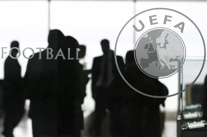 Policía federal suiza registró la sede de la UEFA
