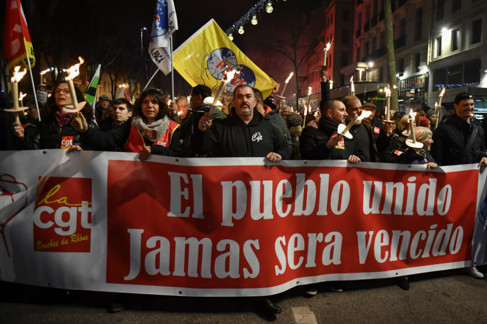 Se reanudan negociaciones en Francia sobre reforma pensional tras un mes de huelga