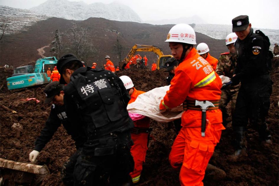 Al menos 43 muertos tras deslizamiento de tierra en China