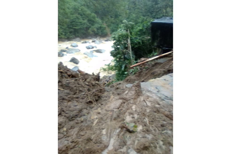 Un muerto en Anorí y el derrumbe de casas en Medellín deja temporada de lluvias