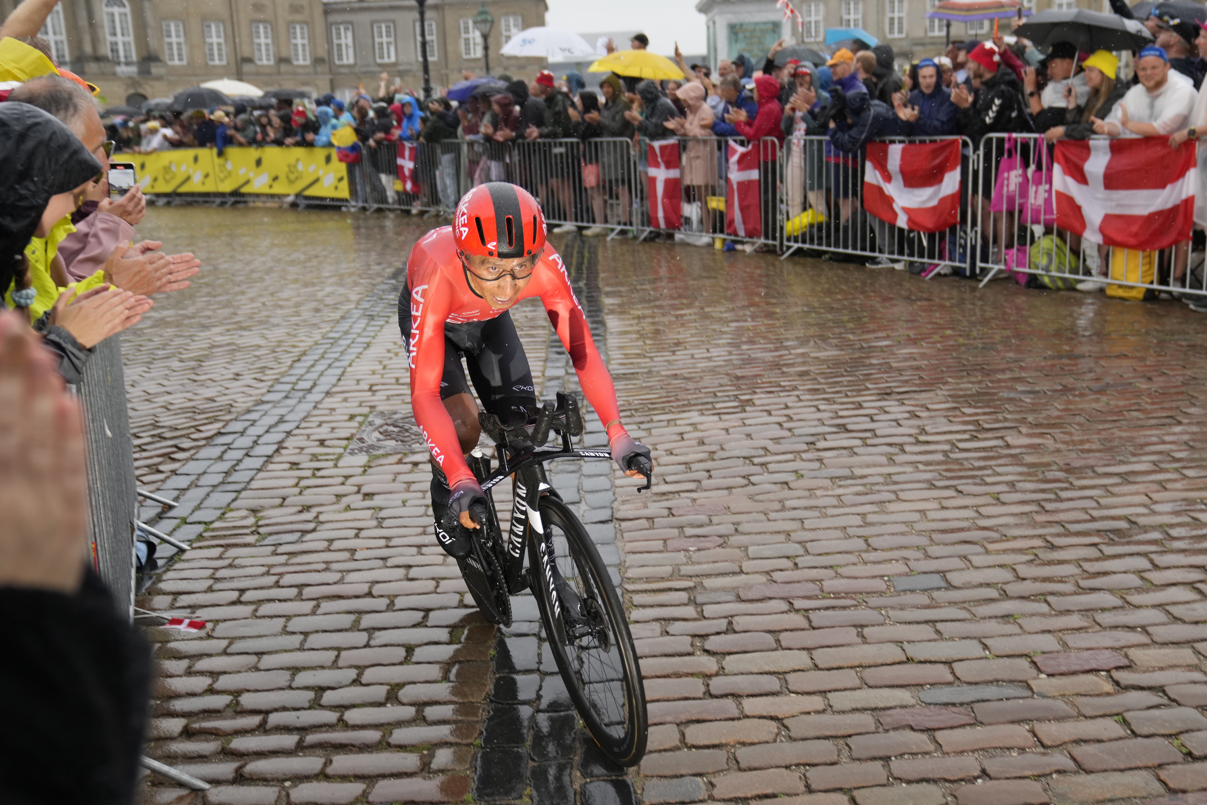 Copenhagen (Denmark), 01/07/2022.- Colombian rider Nairo Quintana of Team Arkea-Samsic in action during the first stage of the Tour de France 2022 cycling race, an individual time trial over 13.2km at Amalienborg Royal Castle Square in Copenhagen, Denmark, 01 July 2022. (Ciclismo, Dinamarca, Francia, Copenhague) EFE/EPA/Mads Claus Rasmussen DENMARK OUT