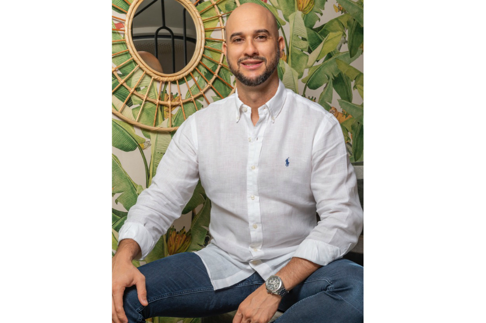 Es el gerente general de este nuevo restaurante, Buena Vida, Marisquería Caribeña y Rooftop, que se une a los otros cinco emprendimientos gastronmicos de GELA con públicos específicos y buscando que comer sea siempre una experiencia de no olvidar.