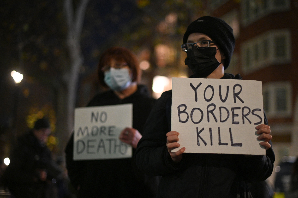 Francia y Reino Unido se culpan entre sí, mientras la crisis migratoria empeora