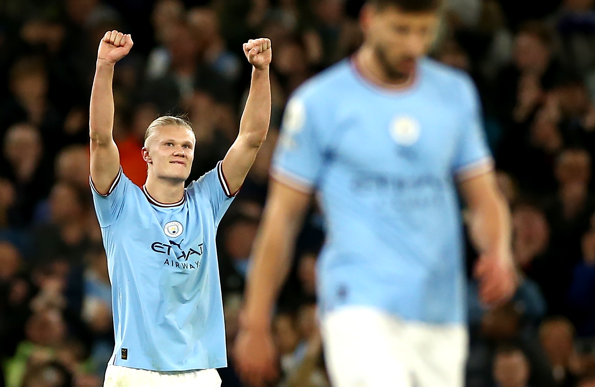 Manchester (United Kingdom), 03/05/2023.- Erling Haaland of Manchester City celebrates after scoring the second goal of his team during the English Premier League match between Manchester City and West Ham United in Manchester, Britain, 03 May 2023. (Reino Unido) EFE/EPA/ADAM VAUGHAN EDITORIAL USE ONLY. No use with unauthorized audio, video, data, fixture lists, club/league logos or 'live' services. Online in-match use limited to 120 images, no video emulation. No use in betting, games or single club/league/player publications.