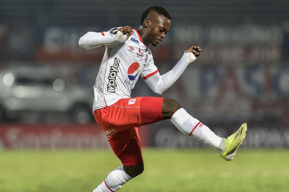 Santiago Moreno en la Copa Libertadores 2021 con América de Cali.