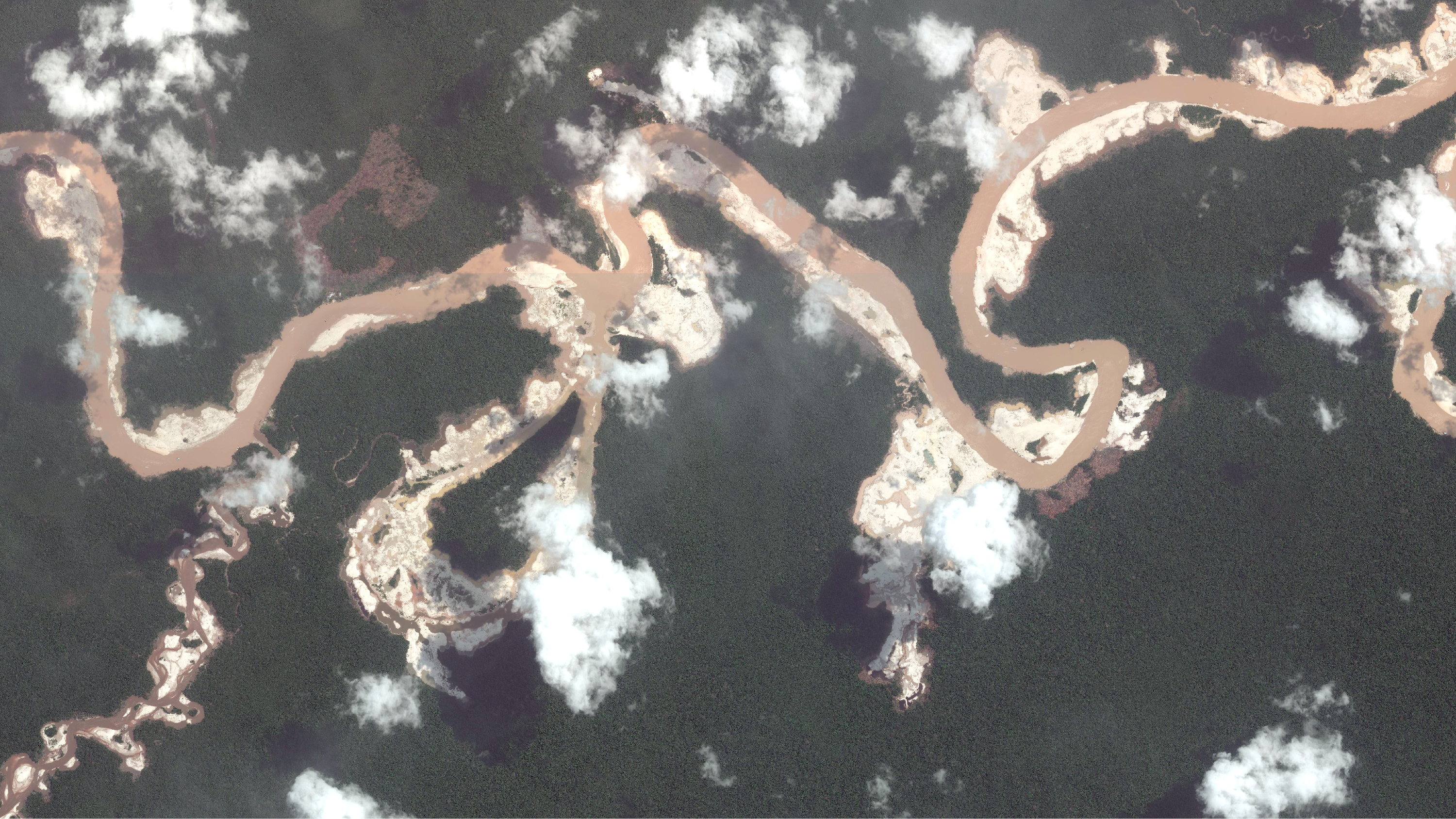 Las balsas y dragas mineras se vienen usando en los ríos Puré (en la imagen), Caquetá, Cahuinarí, Querarí, Putumayo y Cotuhé desde hace por lo menos una década.