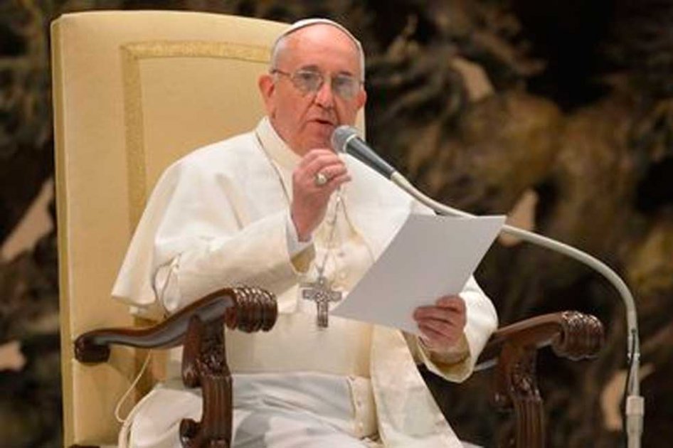 Papa pide a gobiernos del mundo que protejan más la libertad religiosa