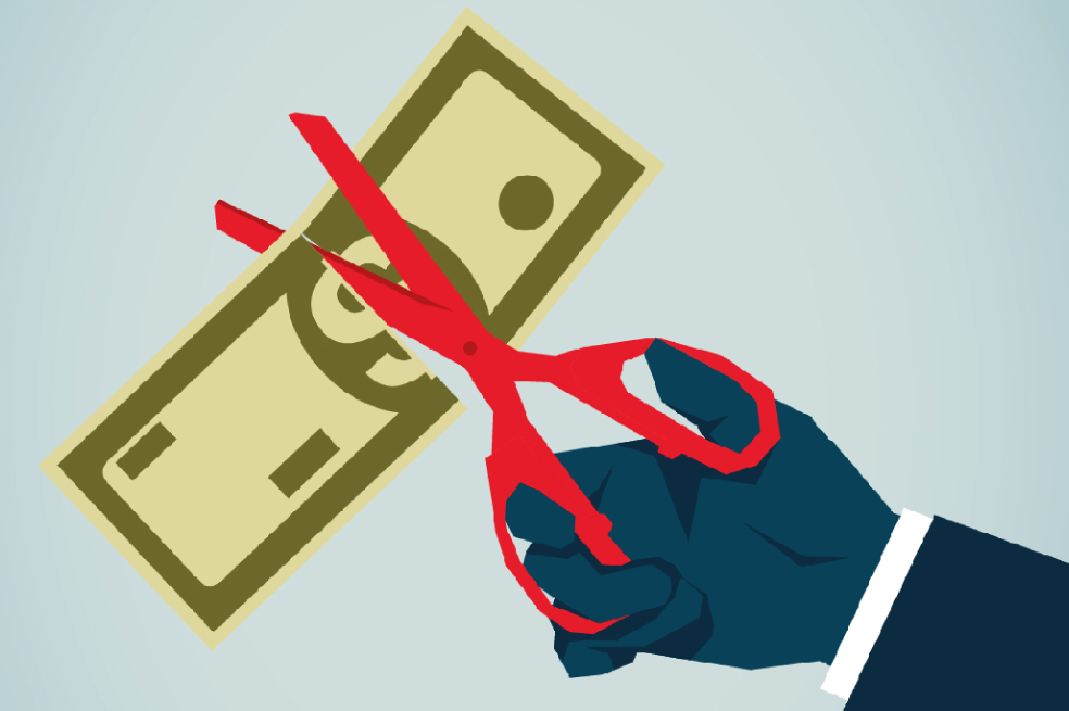 ¿Qué funciona mejor: imponer o retirar la sobretasa a los bancos?