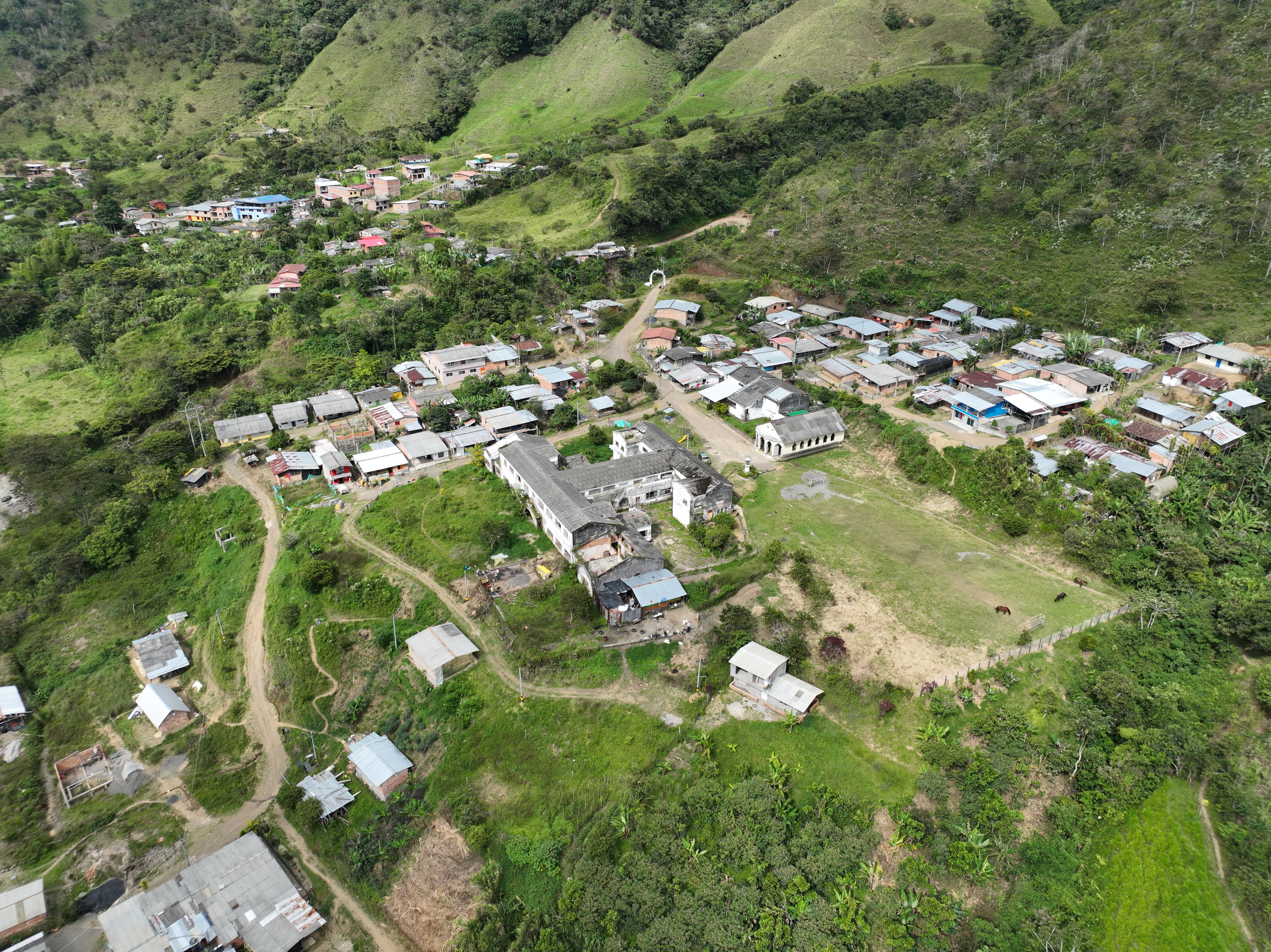 El lío por la titulación en el Pueblo de Memoria Histórica