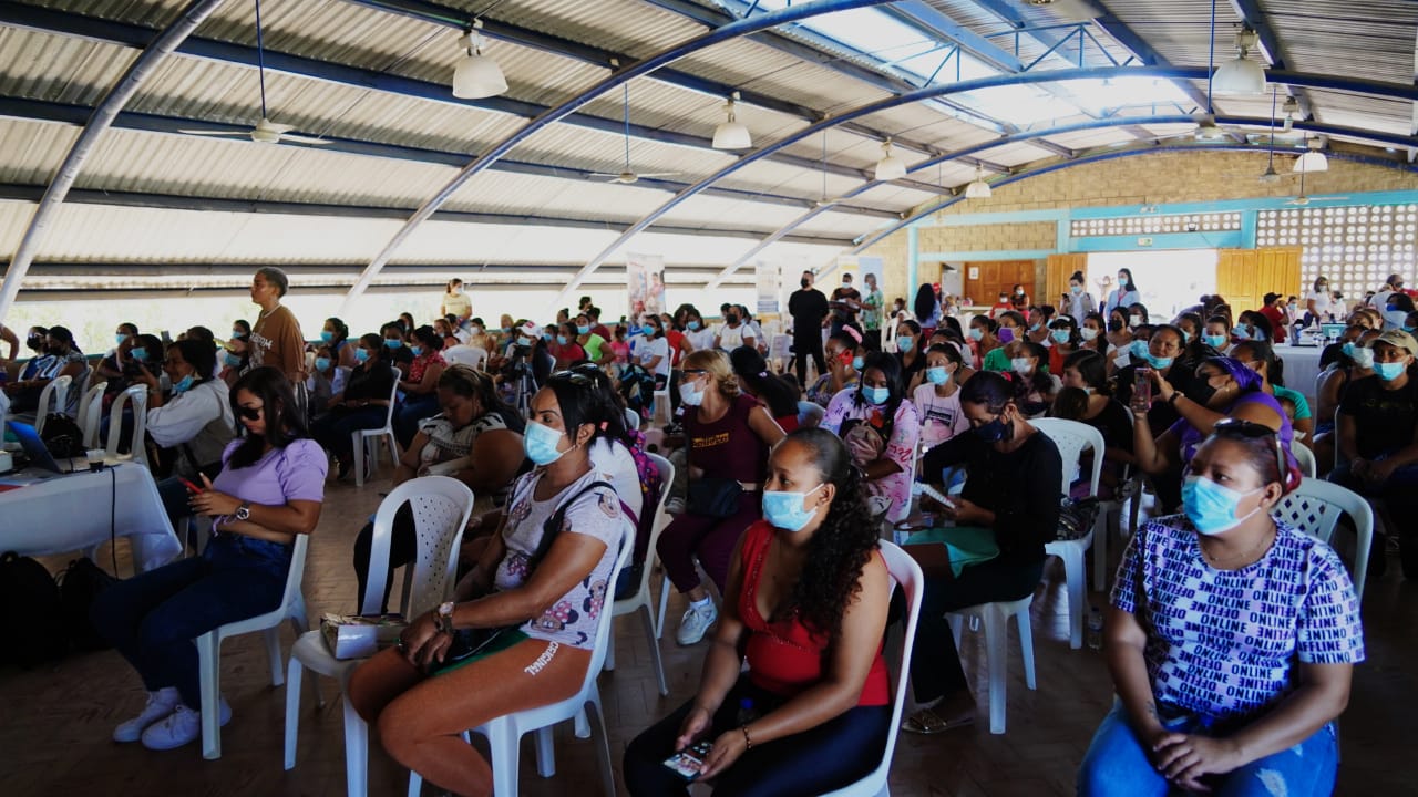 Más de 80 mujeres asistieron al evento en cartagena.