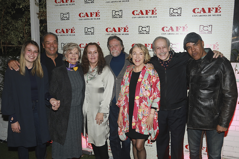 Elenco Cafe Re lanzamiento Cafe