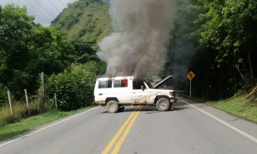 Durante el paro armado también quemaron un carro de la Universidad Nacional