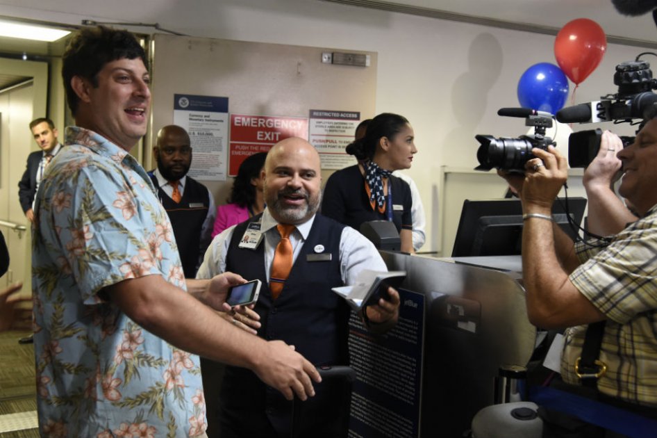 Sale primer vuelo comercial entre Cuba y EE.UU.