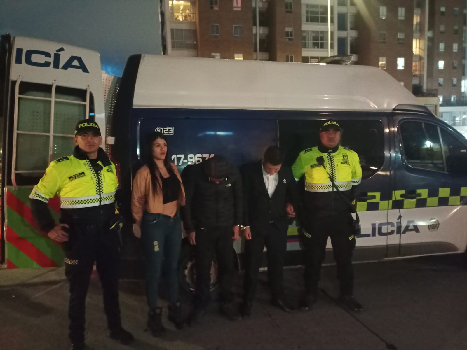 Ladrón atracaba a personas en TM, mientras iba disfrazado de estudiante del SENA