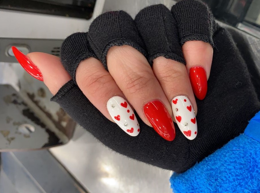 Diseños de uñas para San Valentín: ideas románticas, sencillas y juveniles