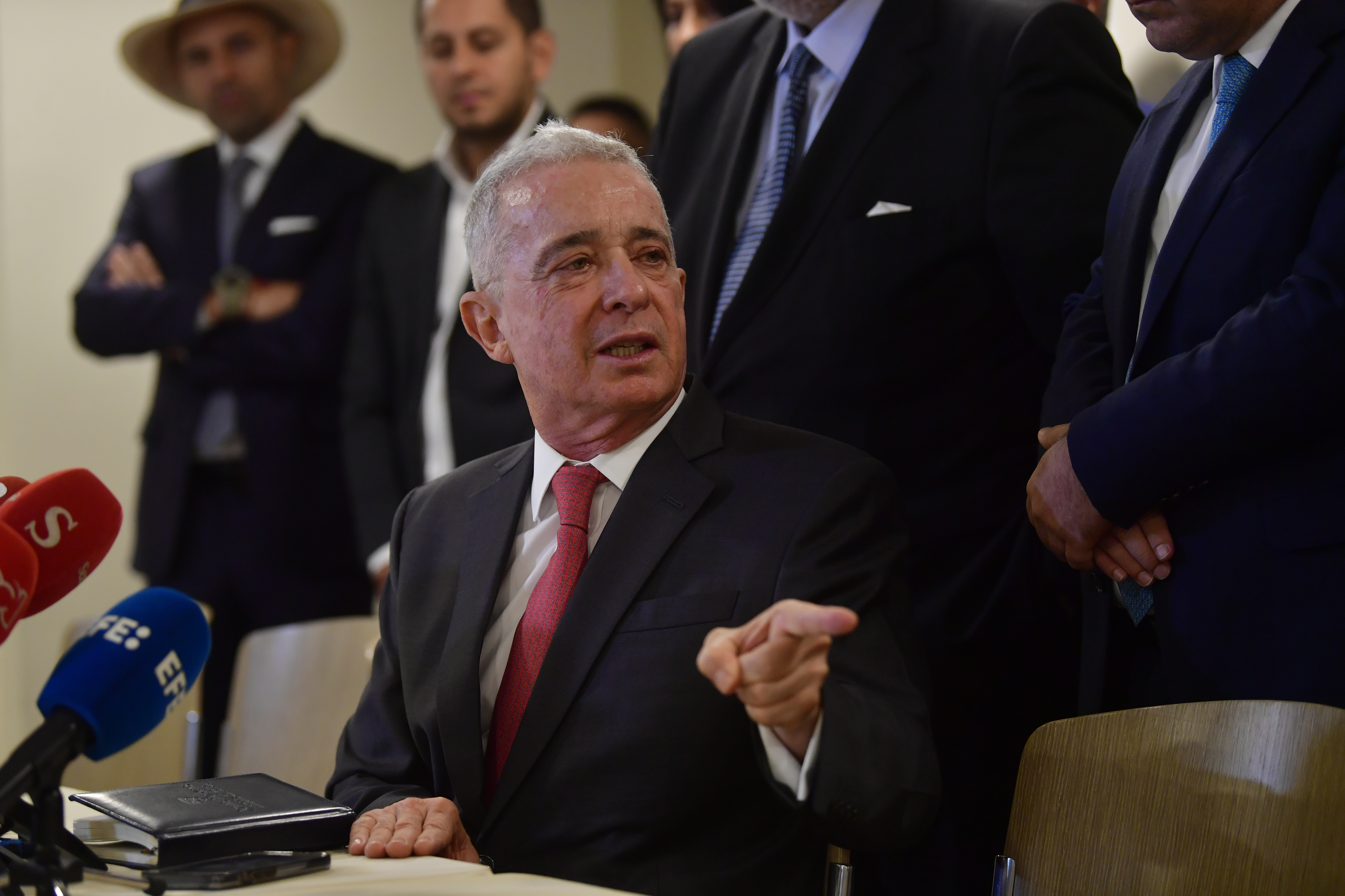 Fiscalía llamó a juicio a Álvaro Uribe por intentar torcer testigos a su favor