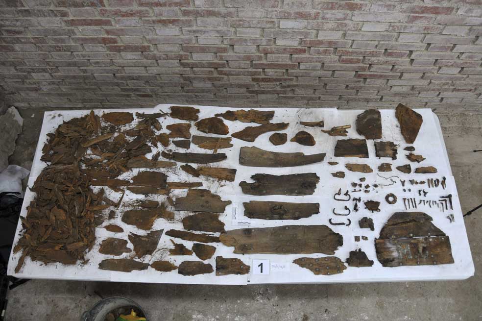 Restos óseos de los nichos y sepulturas hallados en la iglesia de las Trinitarias. Entre ellos estarían los restos de Miguel de Cervantes. / EFE