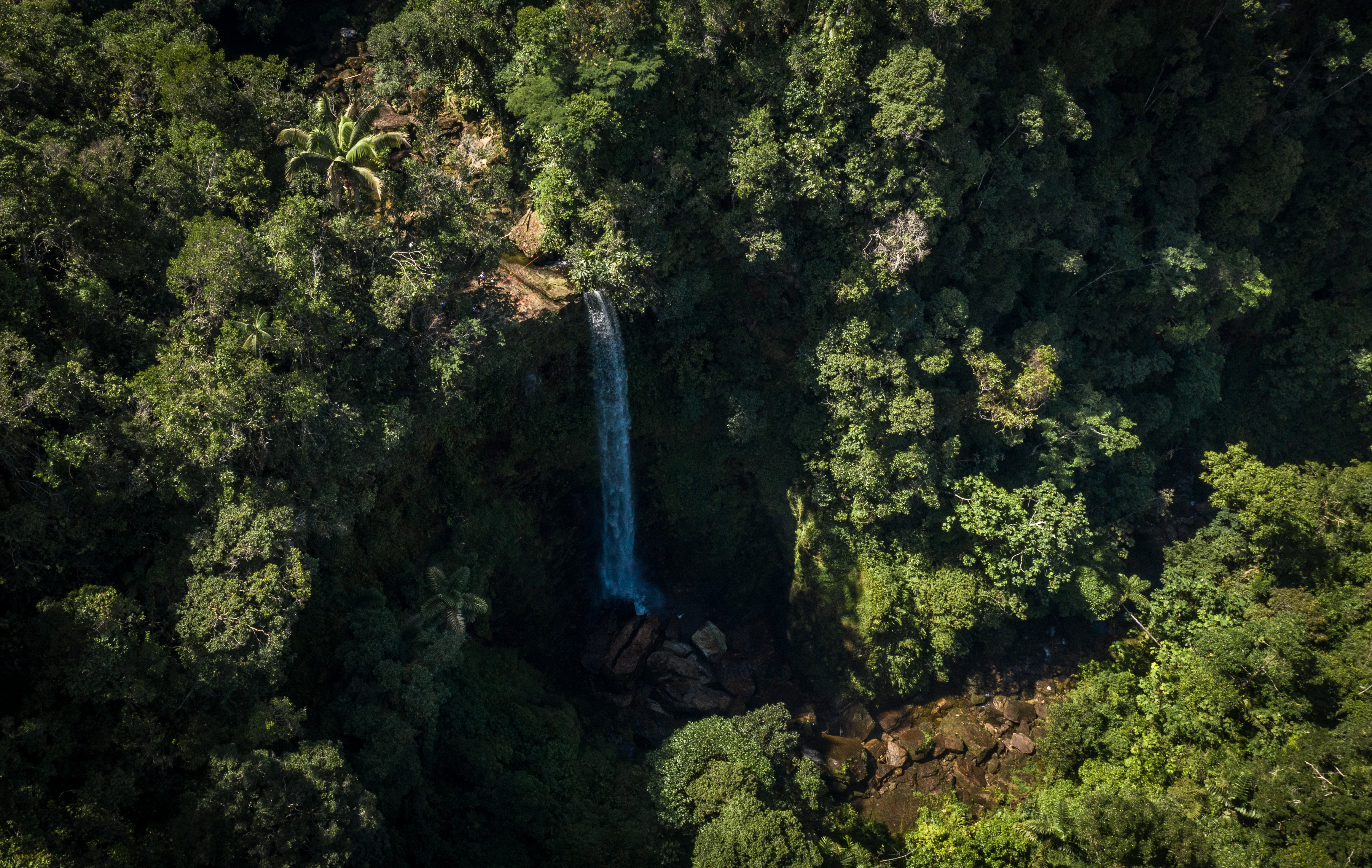 El fin del mundo, la cascada oculta por la guerra que ahora es paraíso turístico