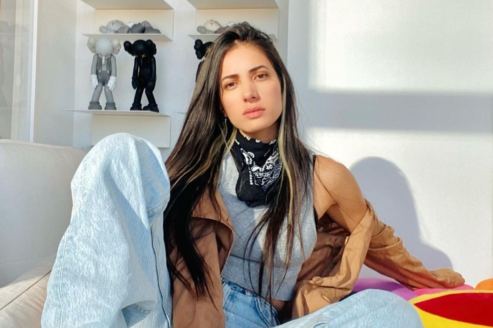 Uno de sus pasatiempos favoritos es viajar con Llane y disfrutar de su noviazgo, sin dejar de lado los objetivos laborales de los dos. El apoyo de la venezolana ha sido clave para el éxito del cantante como solista.