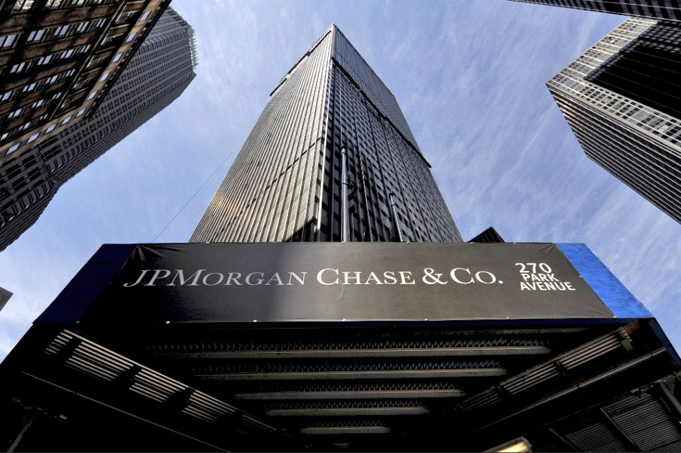 Beneficios de los bancos de Estados Unidos bajaron en el primer semestre de 2022