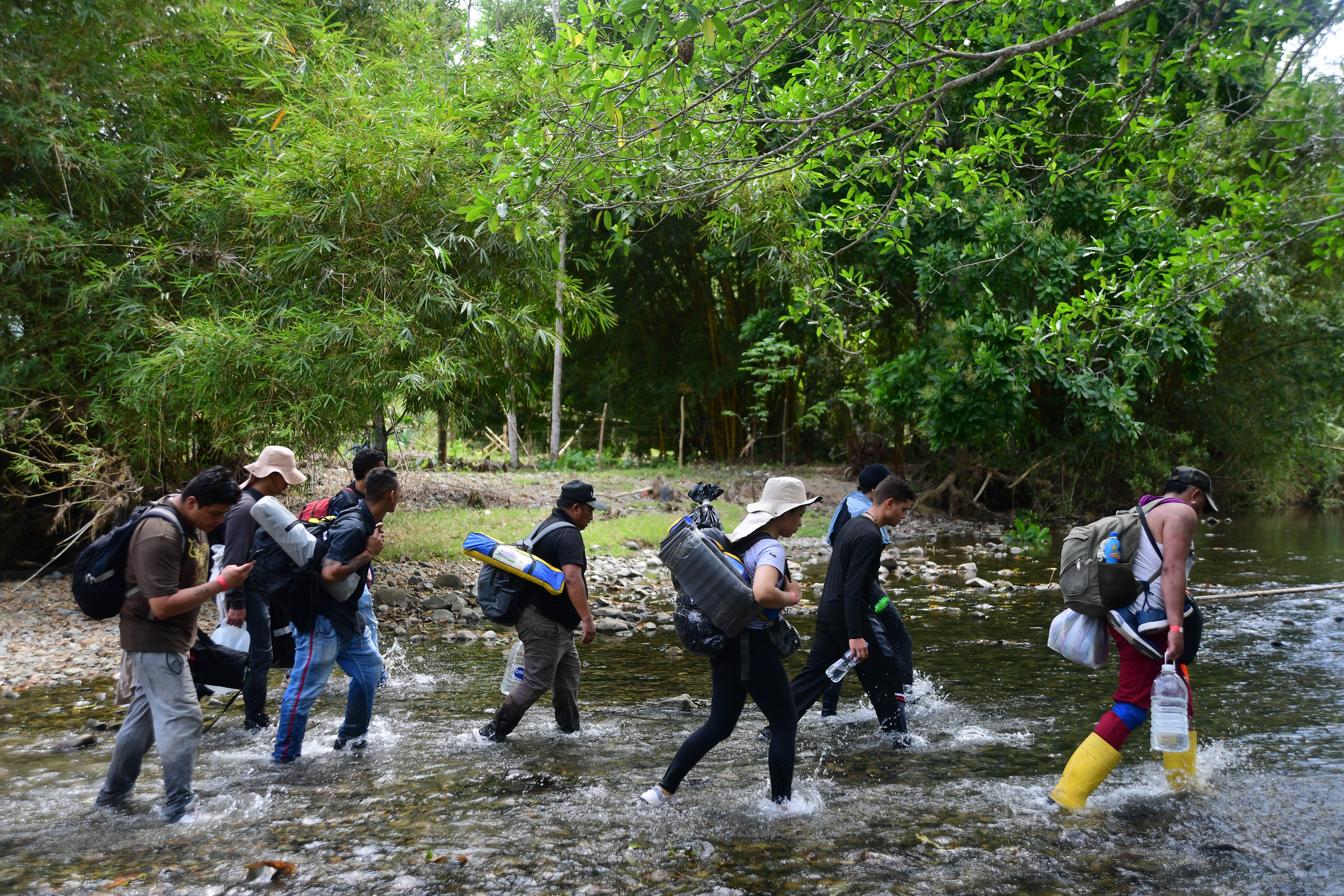 Migrantes en Capurgana que pasan por el Darién en la nueva ruta migratoria