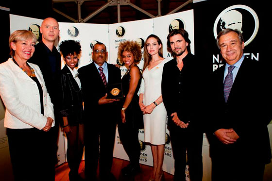 La foto del día: Juanes junto Angelina Jolie