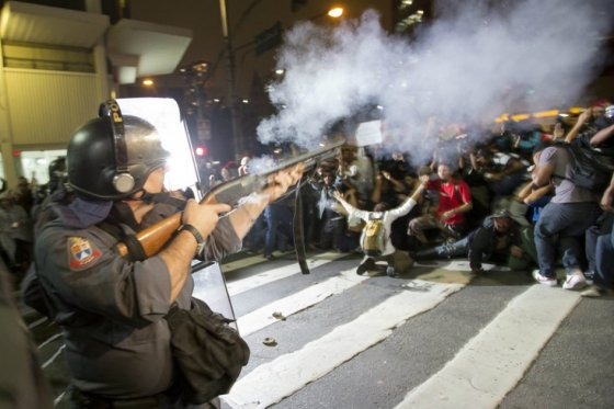 La ONG rechazó la represión de las protestas pacíficas, que concluyen –según denuncia– a menudo con "personas gravemente heridas por balas de goma, bombas de efecto moral e incluso armas de fuego usadas por las fuerzas policiales". /EFE