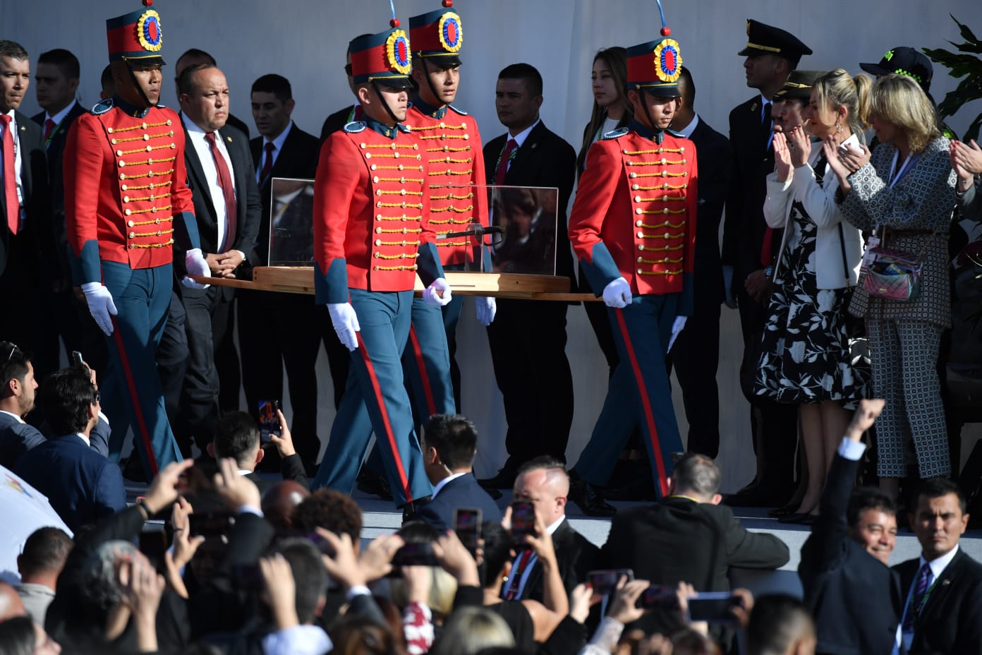 Llegada de la espada de Bolívar
