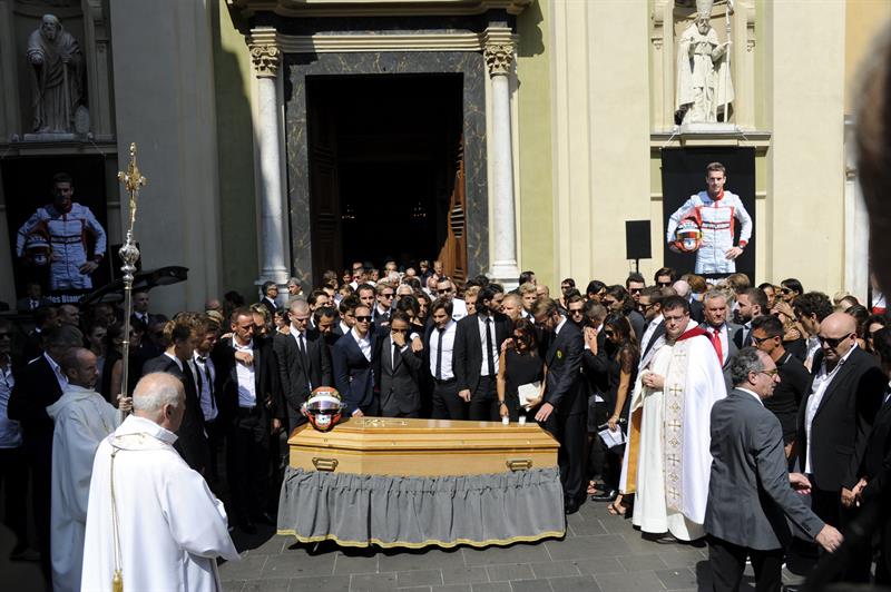 Multitudinario funeral en Niza para despedir a Jules Bianchi