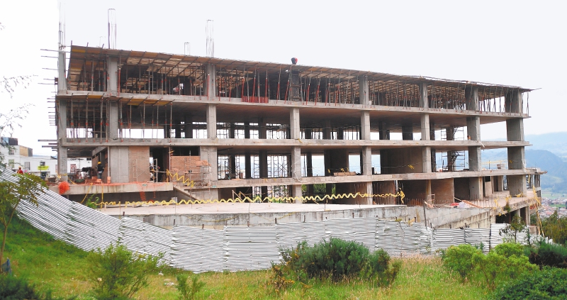 El colegio en Usme que, tras cuatro años y $28 mil millones, sigue en obra negra