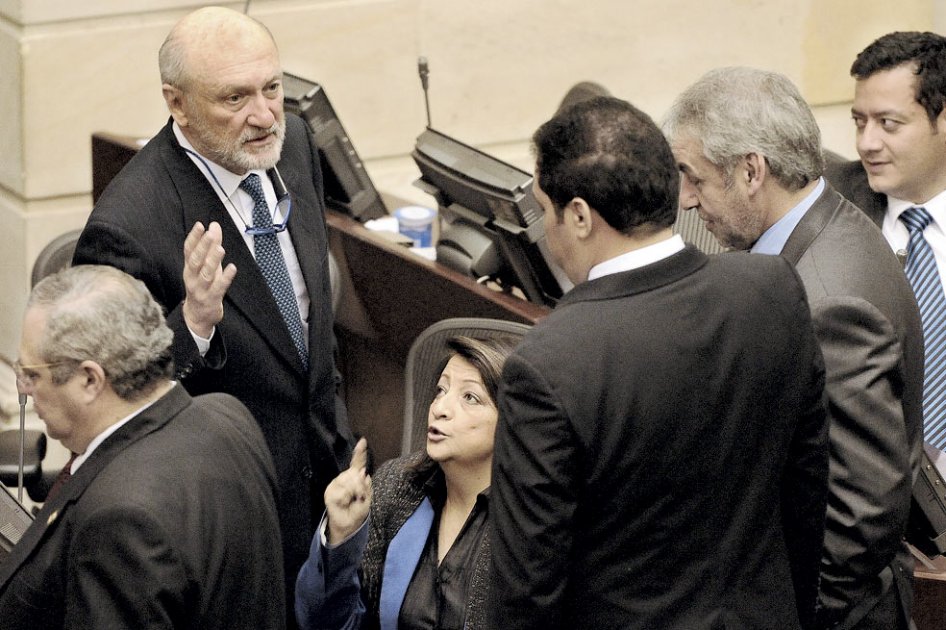 Mujeres por fuera del poder