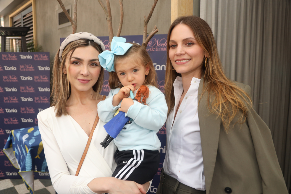Maritza Ariztizabal, Isabella y María Isabel Gutierrez