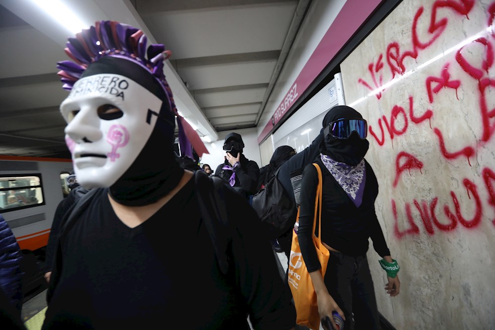 "Es indignante (…) que mientras ellas (las feministas) están siendo criminalizadas y hostigadas, tengamos candidaturas de personas con este perfil", dijo a la AFP Gloria Méndez, una de las abogadas de las activistas acusadas.