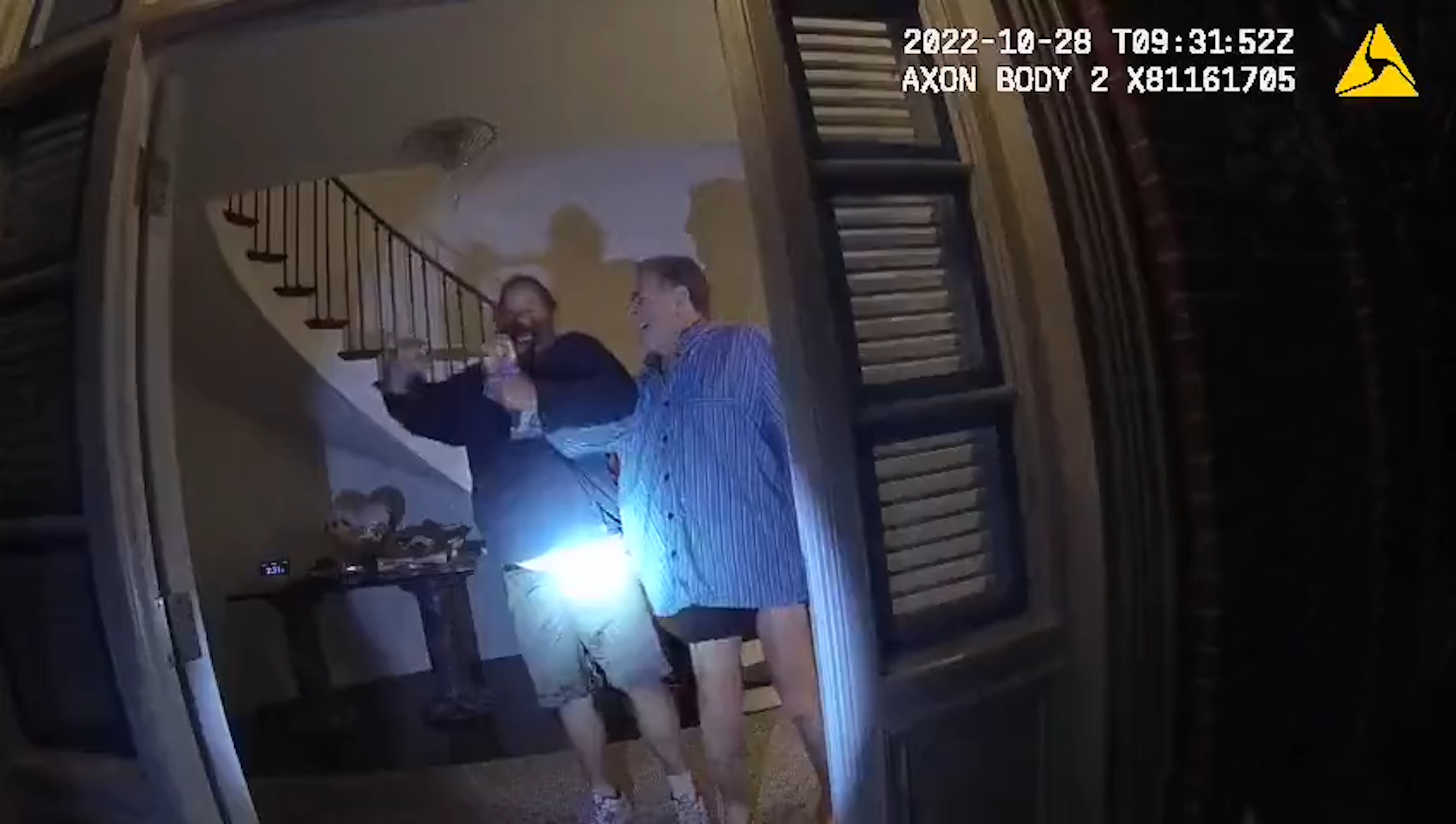 Ataque a Paul Pelosi: revelan imágenes de la agresión
