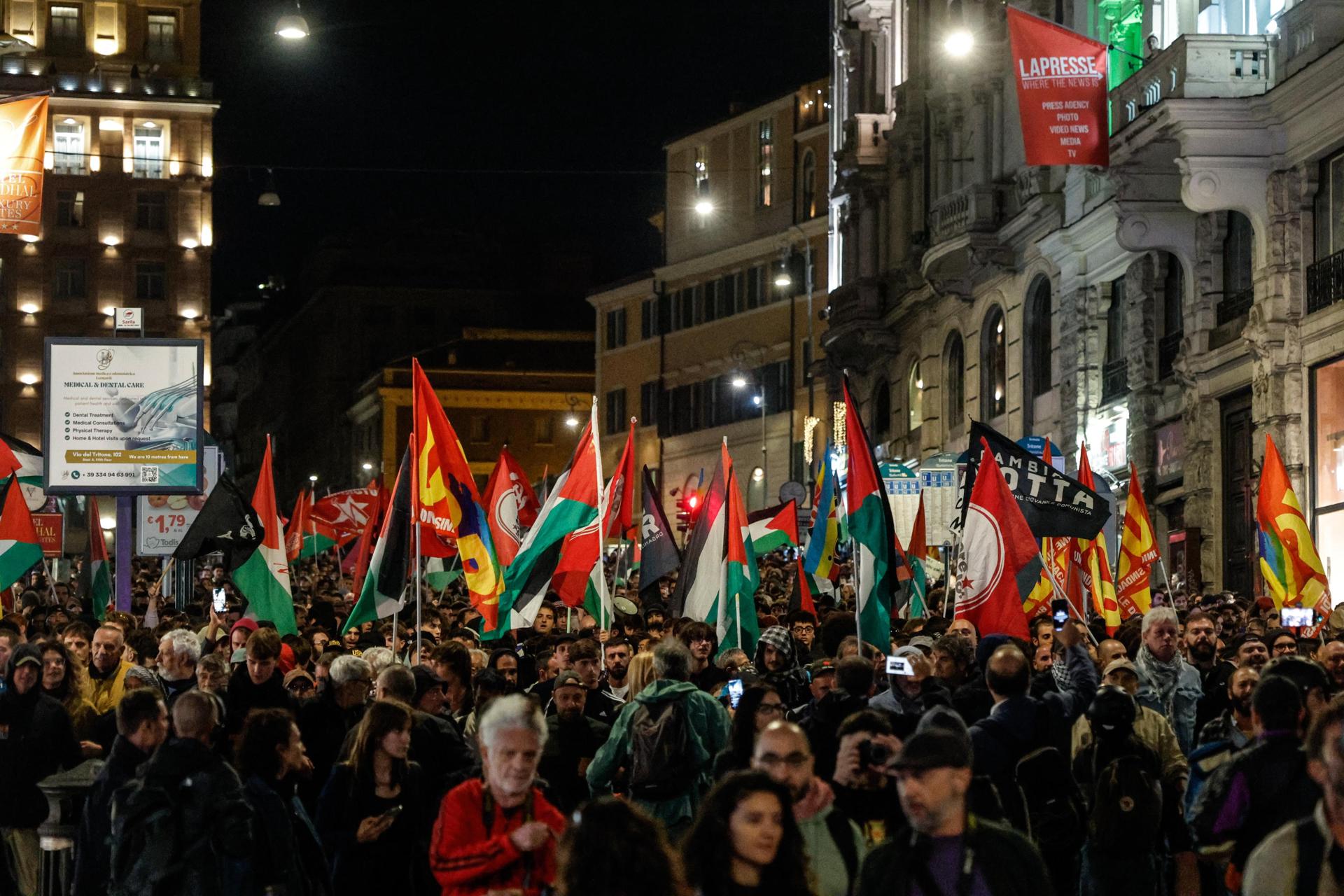 Miles de personas protestan en Italia por la interceptación de la flotilla