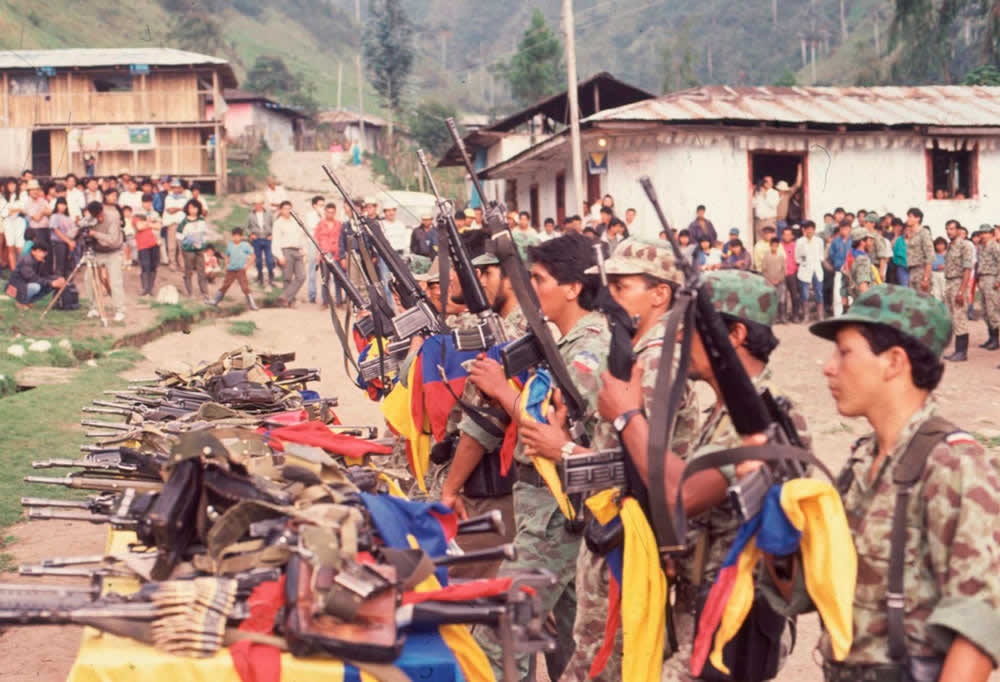 Entrega de armas del M-19 en Santo Domingo, Cauca.