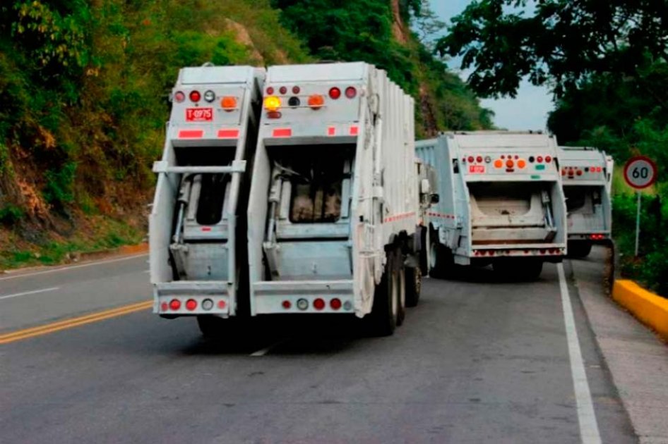 Importadora de camiones de basura multada asegura que ha cumplido con el contrato