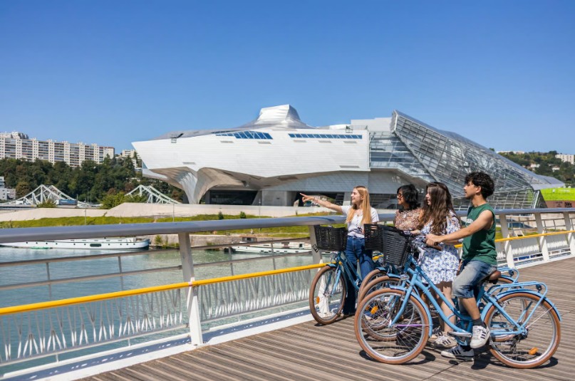 Las ciudades del mundo que redujeron carriles para autos y le apostaron a la bicicleta