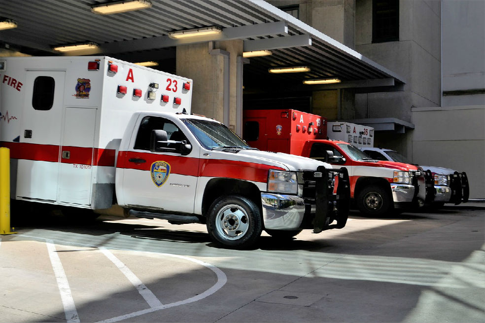 Diez personas heridas tras accidente entre un bus y una volqueta en Bogotá